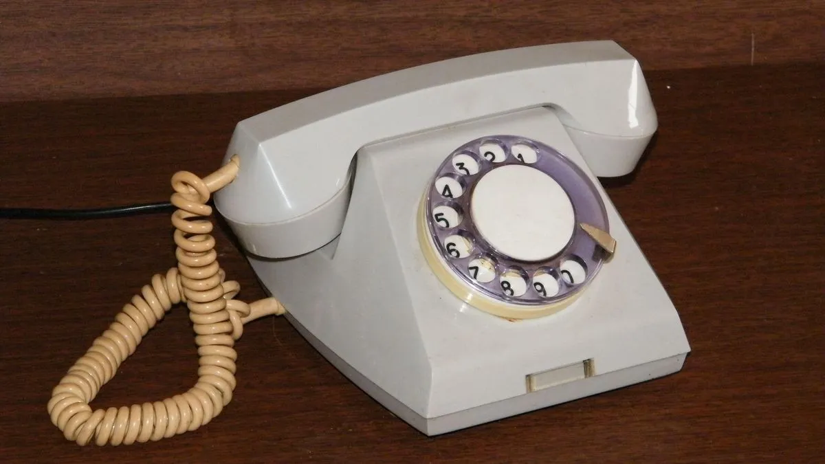 Топ-4 важливі причини: навіщо в епоху iPhone люди масово повертаються до стаціонарних телефонів