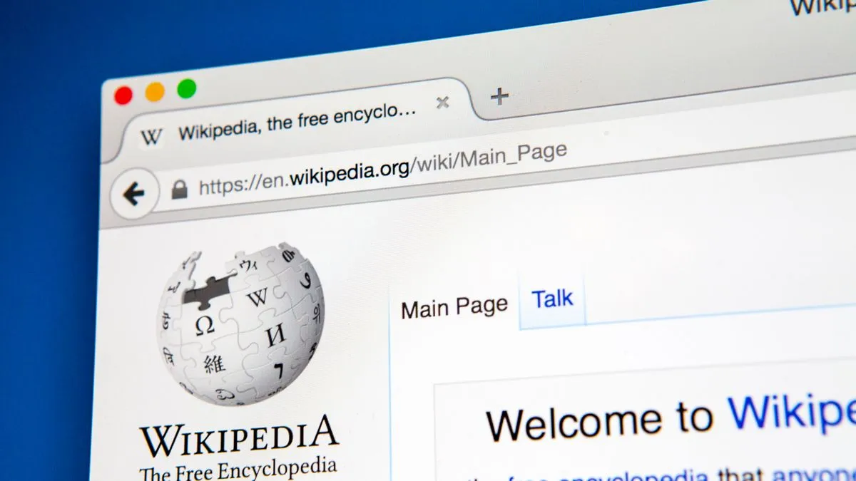 Вікіпедія посилила правила щодо використання ШІ у статтях: що заборонила компанія