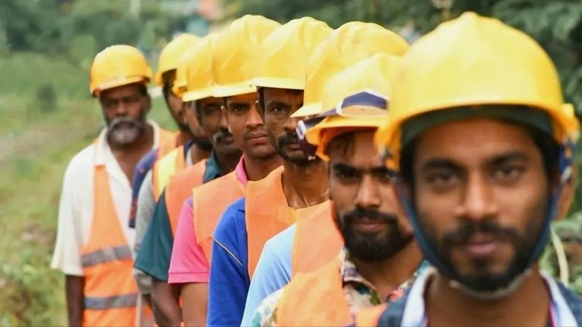 «Доки будуть прильоти, чекати не варто»: експерт розповів, чи поїдуть в Україну трудові мігранти 