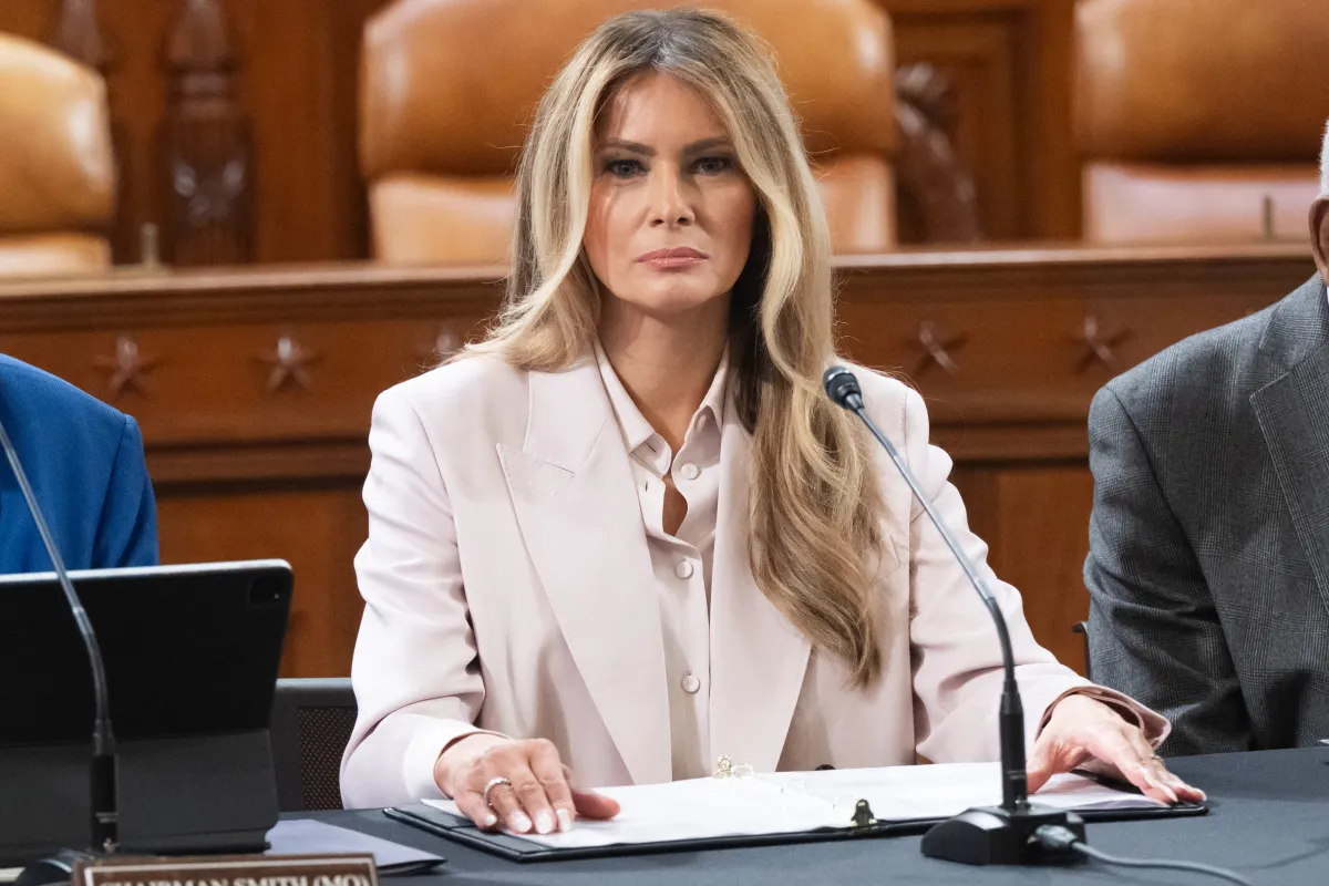 Секрети «застиглої» краси: який вигляд мала Меланія Трамп до втручання пластичних хірургів