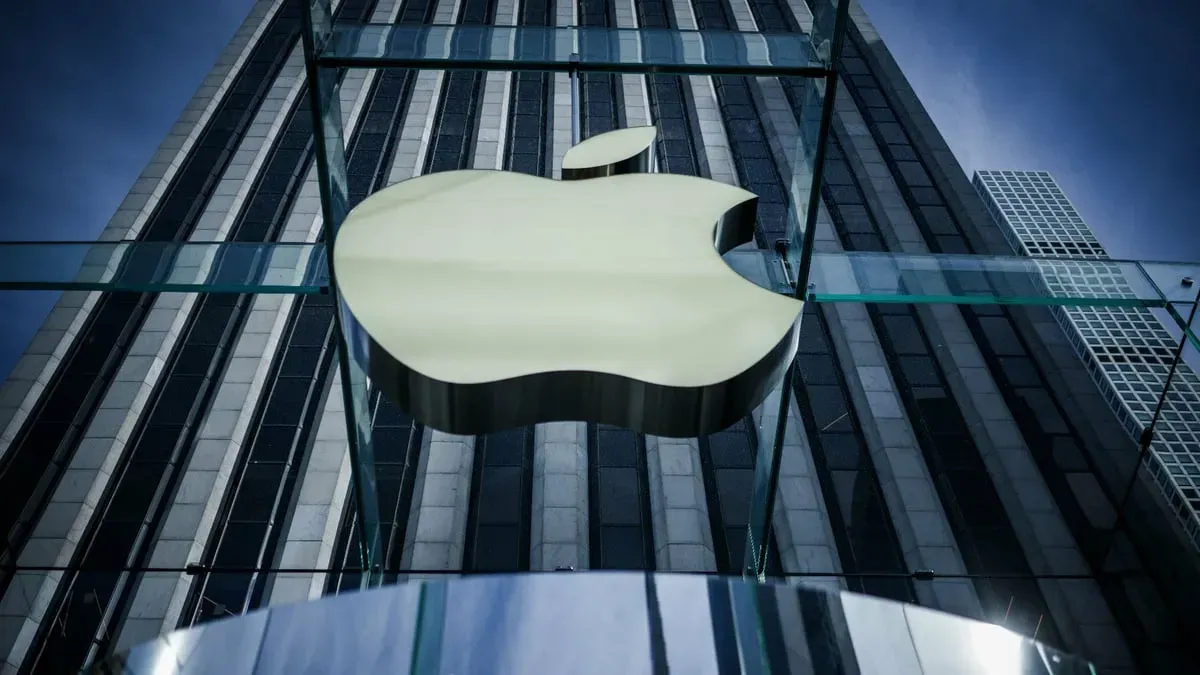 У мережі показали дизайн першого складаного iPhone: що відомо про iPhone Ultra