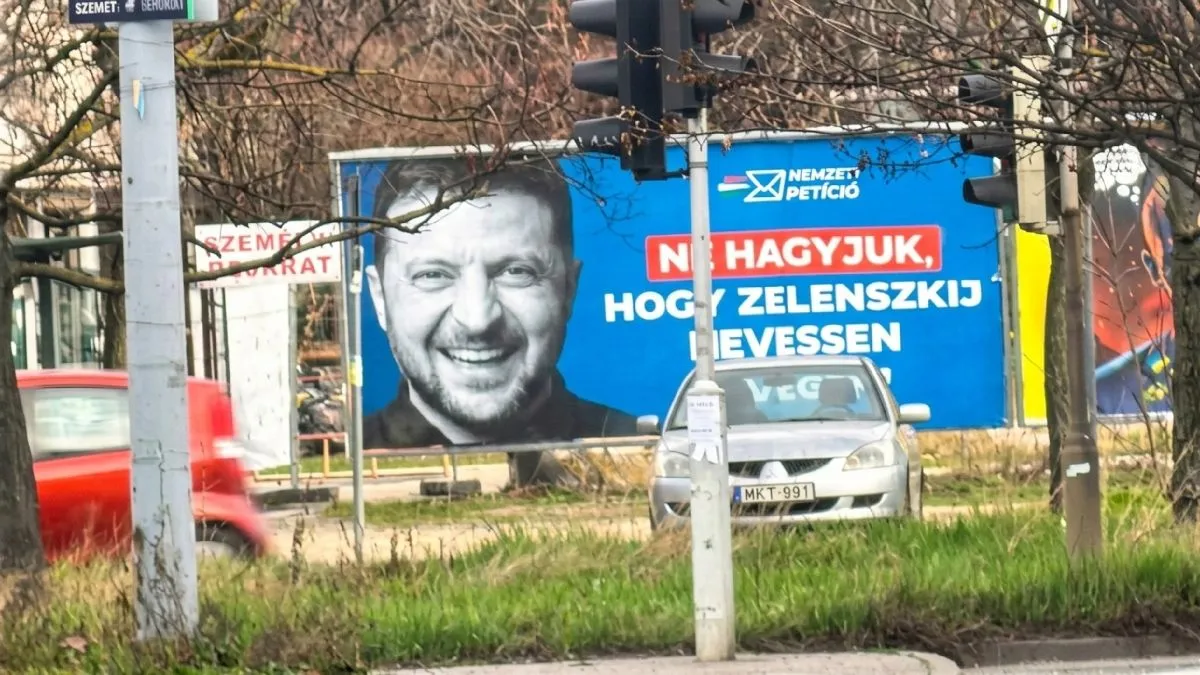 «Наче це їх основний кандидат на вибори»: Будапешт увішаний бігбордами з обличчям Володимира Зеленського