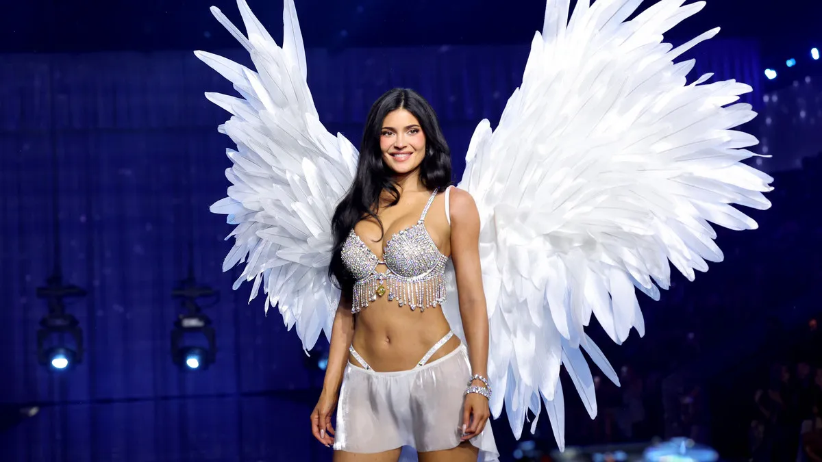 Кайлі Дженнер у бюстгальтері Fantasy Bra за $50 млн: чому дебют моделі на Victoria’s Secret розлютив мережу