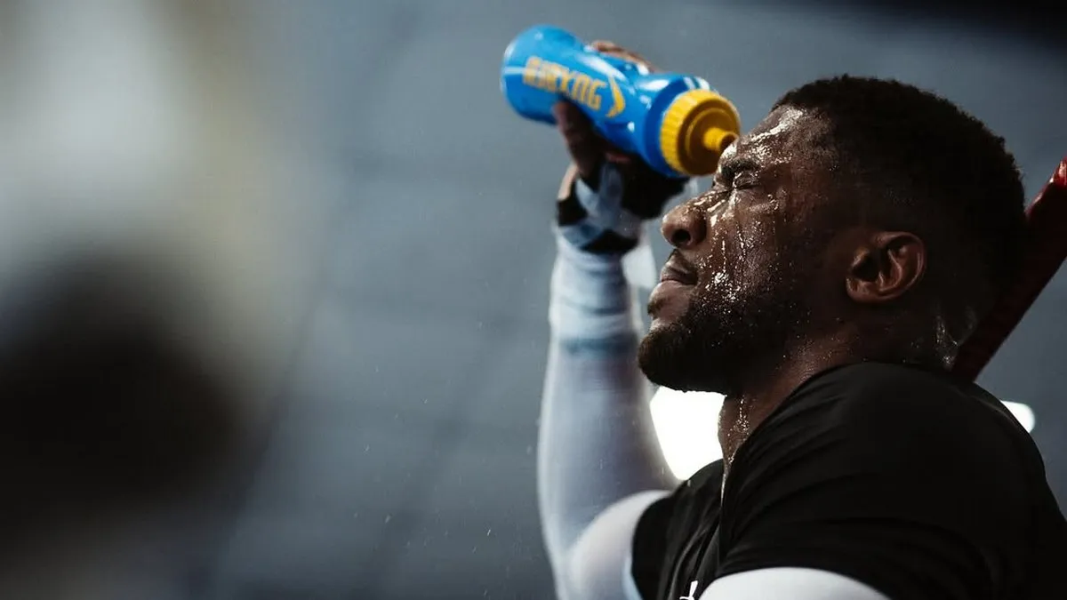 Трагедія змінила все: Джошуа може піти з боксу після аварії в Нігерії