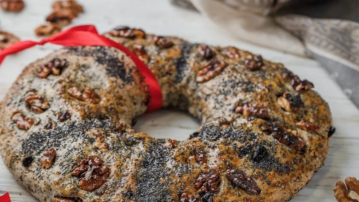 Калита на Андрія: Клопотенко показав рецепт традиційного коржа на Андріївські вечорниці