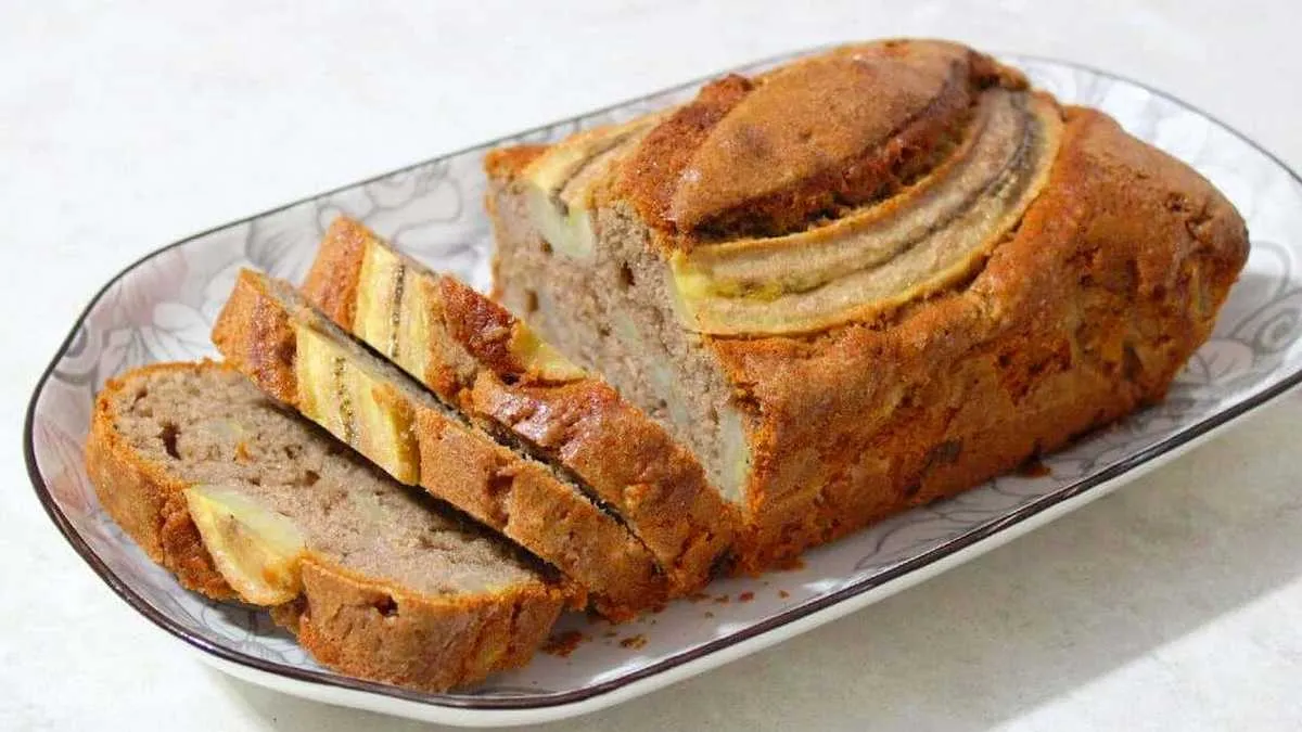 Щоб не викидати перезрілі банани: рецепт смачного бананового кексу