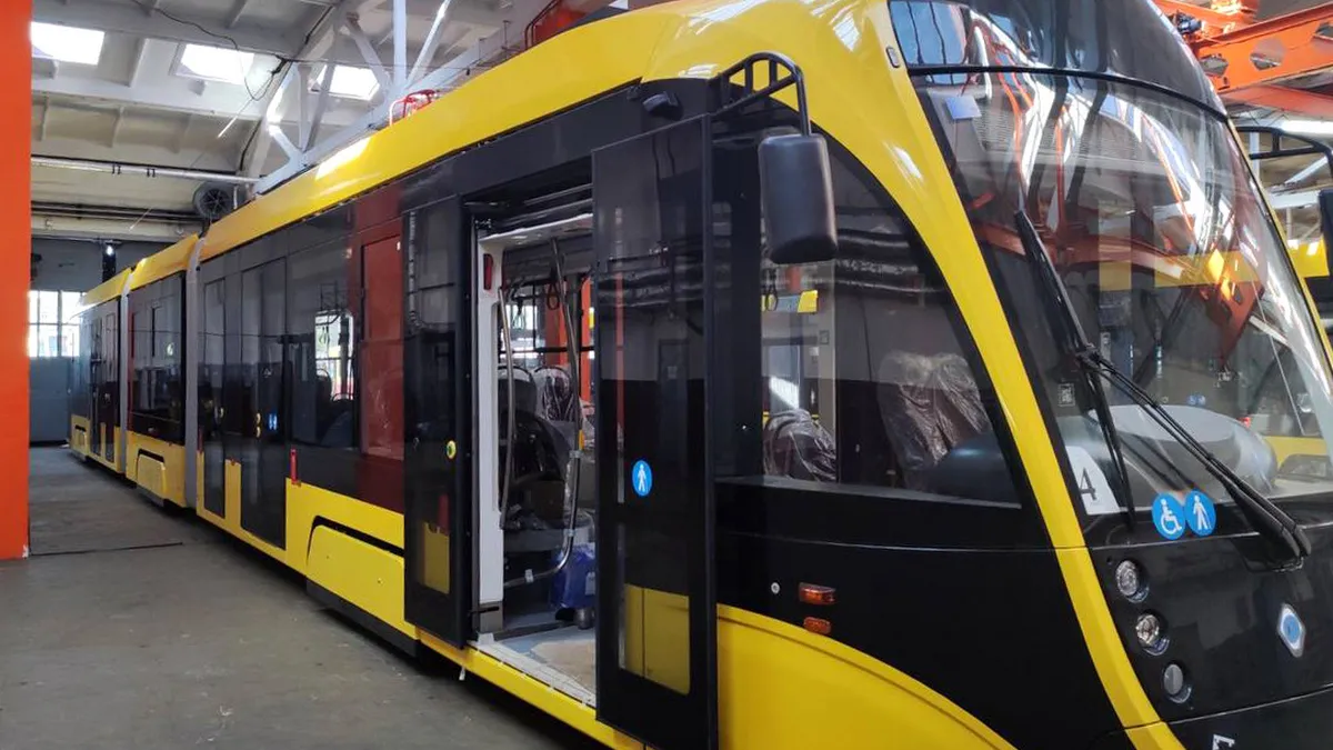 У Києві з 26 лютого частково відновлюють роботу електротранспорту: які трамваї та тролейбуси повернуться на маршрути