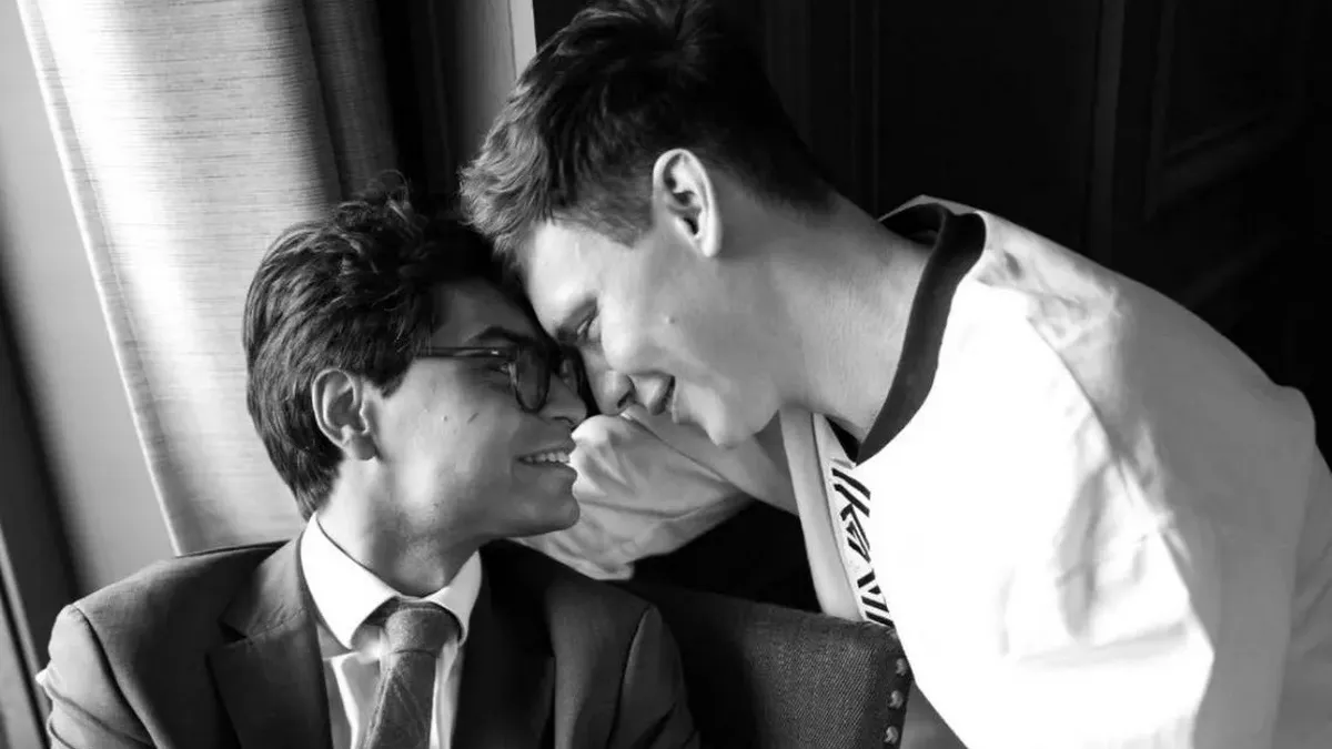 В Україні відбулося перше відкрите одностатеве весілля: журналіст Робертсон одружився з партнером – фото