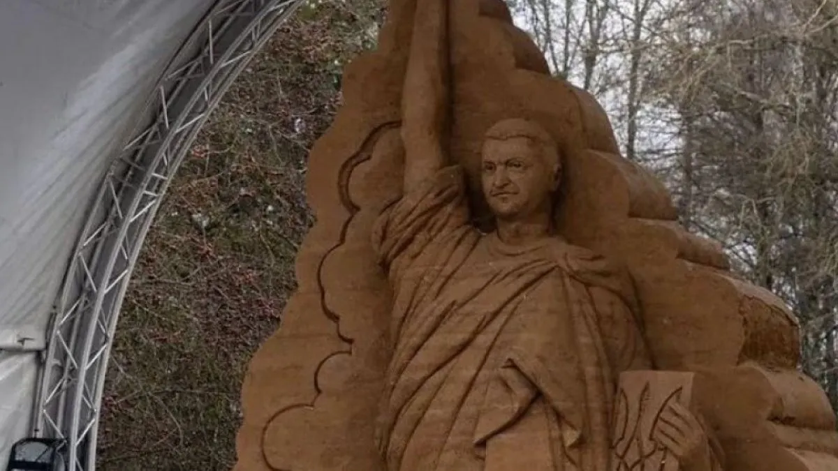 «Пам’ятники президенту будуть стояти на площах»: нардеп Костенко здивував заявою стосовно Зеленського