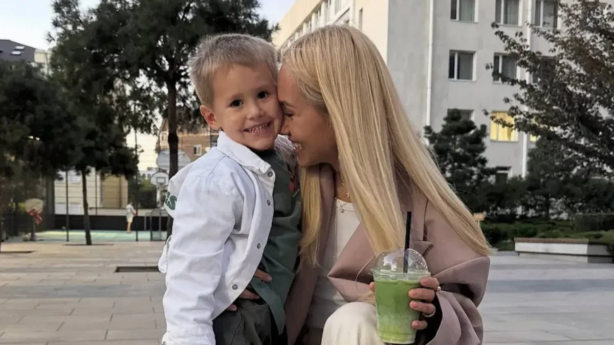 Фото з лікарні налякало фанів: що сталося із сином Даші Квіткової та Добриніна