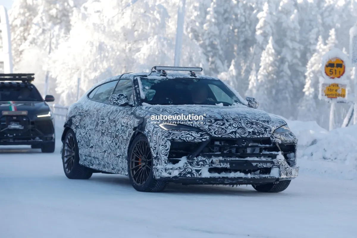 Гібридний кросовер випустять вже через рік: Lamborghini Urus SE отримав нову систему охолодження і дизайн