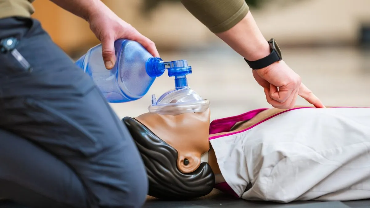 Мав рятувати, а натомість вбивав: водія карети «швидкої» відсторонили через систематичну смертність пацієнтів