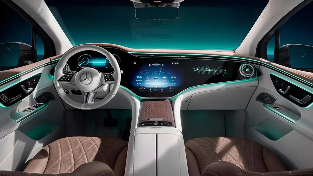 Mercedes-Benz повертає фізичні кнопки: у компанії прислухалися до скарг водіїв