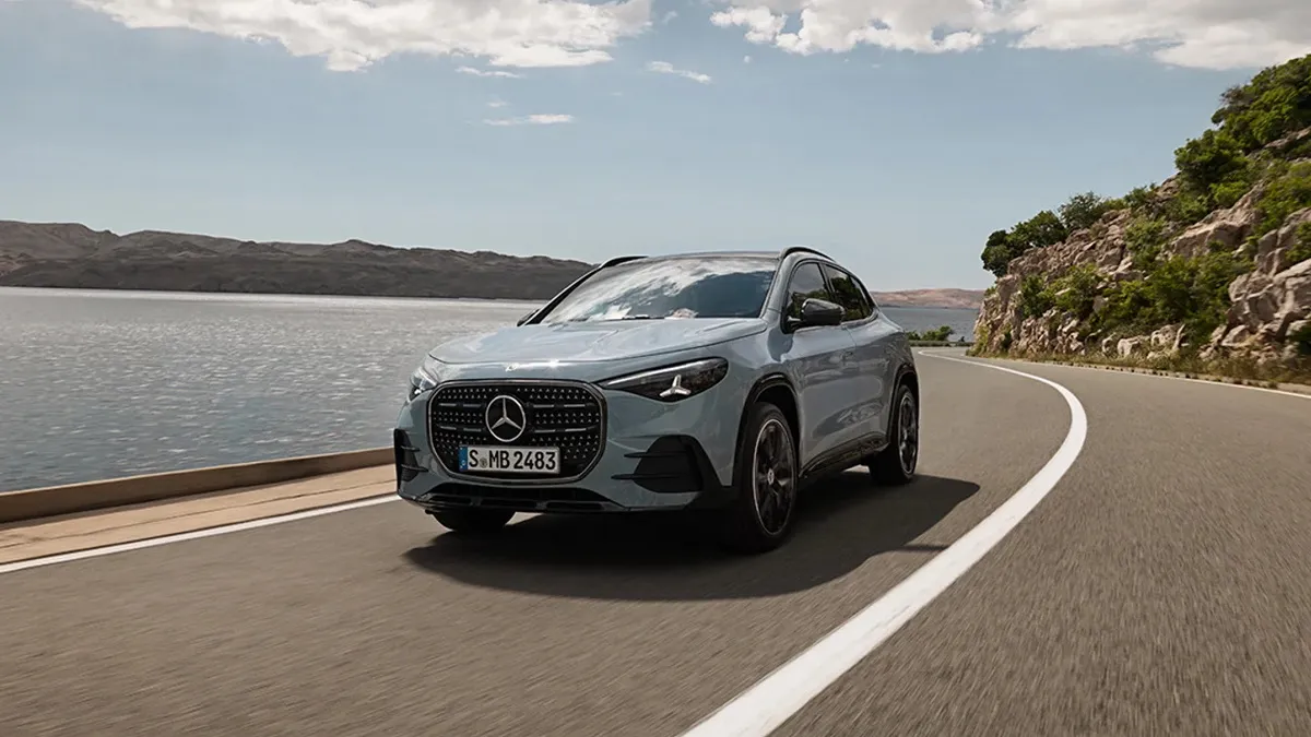 Новий Mercedes-Benz GLA вже у продажу: чим здивував компактний кросовер і скільки він коштує