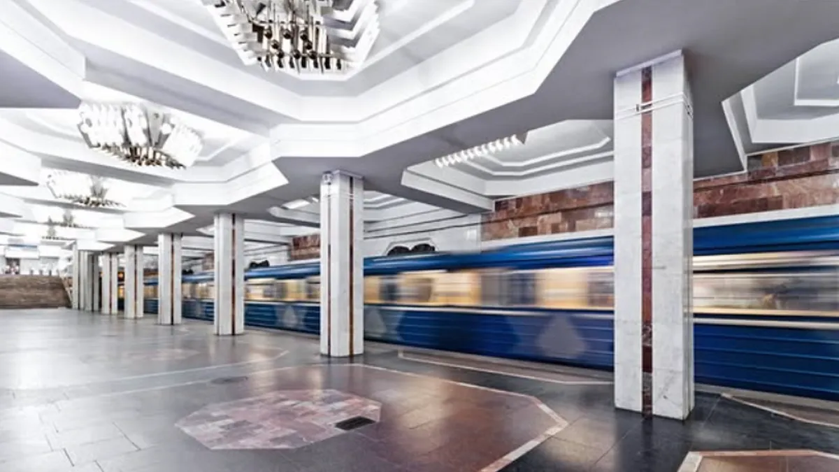 Харків вже другу добу живе без метро: місцевій владі не вдається відновити рух підземки