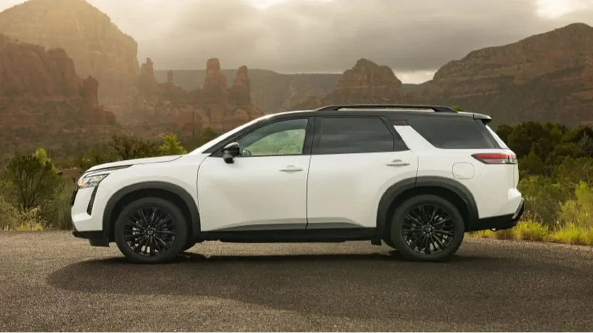Компанія Nissan відзначила 40-річчя Pathfinder особливою версією: чим здивує ювілейний позашляховик 2027 року