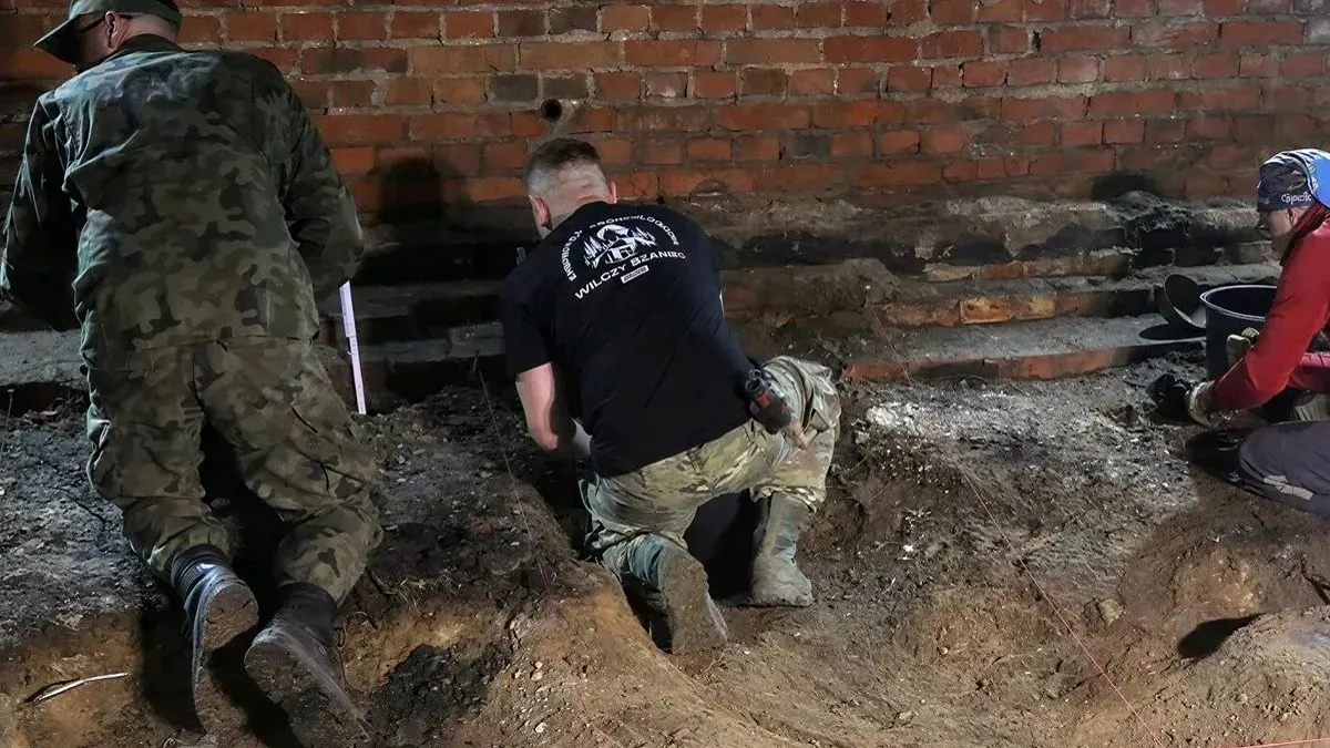 Герінг непричетний: вчені з'ясували походження скелетів з «Вовчого лігва»