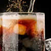 Солодкі напої можуть підвищувати ризик раку шлунка: вчені з'ясували, у кого зв'язок найсильніший