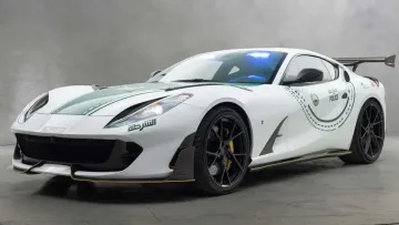 Поліція Дубая отримала Ferrari: суперкар Mansory патрулюватиме туристичні райони