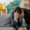 Жінка роками жила з головним болем і нудотою: після непритомності лікарі виявили мальформацію Кіарі
