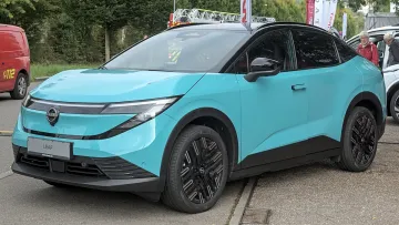 Nissan відкликає тисячі Leaf 2026 року: у електрокарів виявили проблему з ременями безпеки