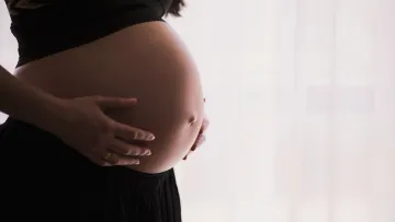 Сильна спека може впливати на перебіг вагітності: які небезпеки виявили вчені