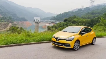 Renault Clio став лідером продажів у Європі: які авто увійшли до топ-10 найпопулярніших моделей