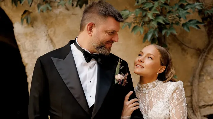 «Цією обручкою я обираю тебе»: Олена Шоптенко вийшла заміж та показала кадри з нареченим 