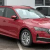 Бензинові авто знову популярні в Україні: які моделі найчастіше купували та ввозили у серпні