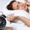 Чи всім потрібно спати по вісім годин: вчені пояснили, від чого залежить потреба у сні