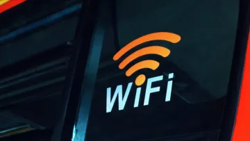 Готельний Wi-Fi може бути небезпечним: експерти пояснили, які дані не варто вводити через публічну мережу