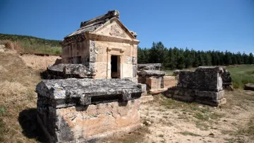 «Ворота до пекла» справді існують: науковець пояснив феномен печери Аїда, яка вбиває все живе