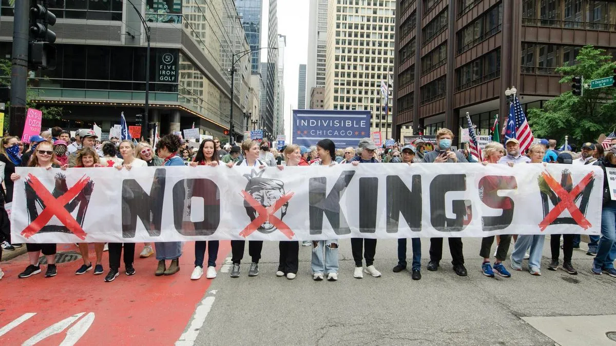 У США відбулися акції «No Kings» проти Дональда Трампа: учасників закликали достроково голосувати