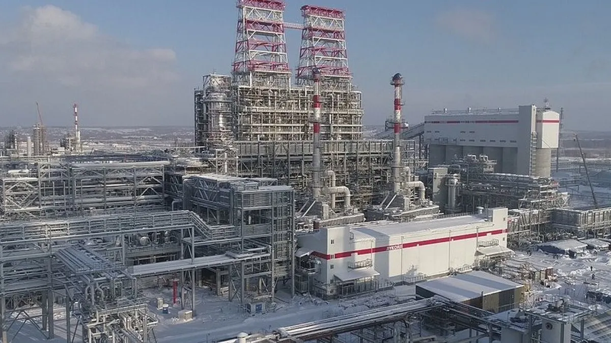 Сили оборони України уразили НПЗ «Лукойл» та стратегічні об’єкти рф: Генштаб повідомив про результати атак