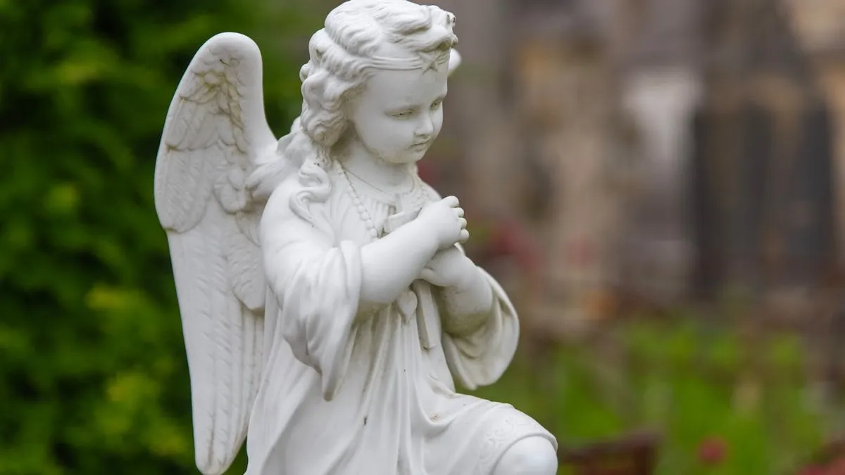 Хто святкує іменини 14 квітня за новим і старим стилями: привітання для Івана, Мартина та Олександра