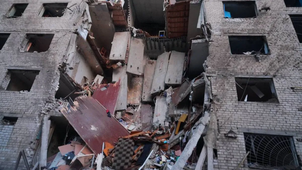 РФ атакувала Україну ракетами та дронами: введено аварійні відключення, є поранені – всі деталі