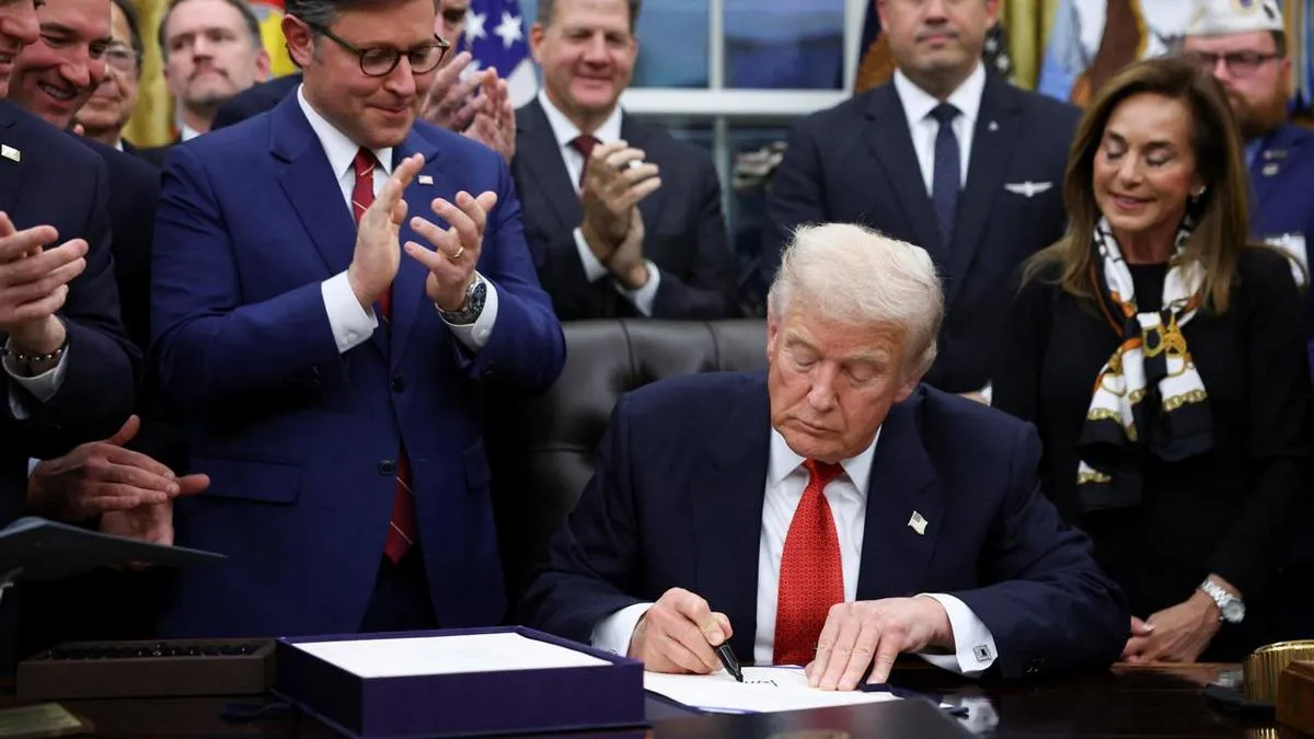 Трамп поклав край найдовшому шатдауну в історії США: що було підписано і що це означає для України