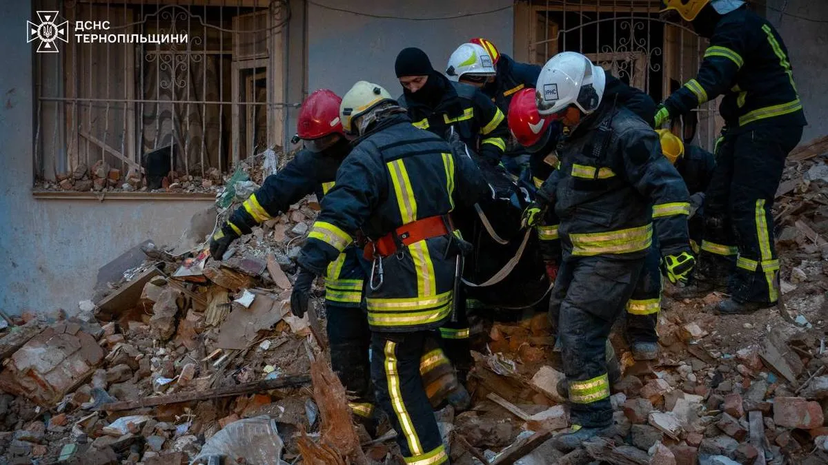 Рятувальні роботи в Тернополі завершено: в ДСНС повідомили про кількість жертв внаслідок російської атаки
