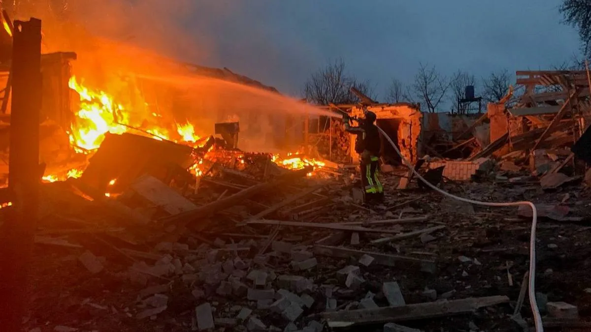 Росіяни скинули авіабомби на село на Харківщині: ДСНС повідомила про кількість жертв та постраждалих