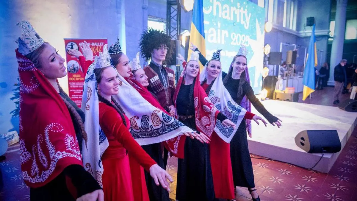 У Києві відбувся благодійний різдвяний ярмарок, ініційований дипломатами: куди підуть гроші з проєкту