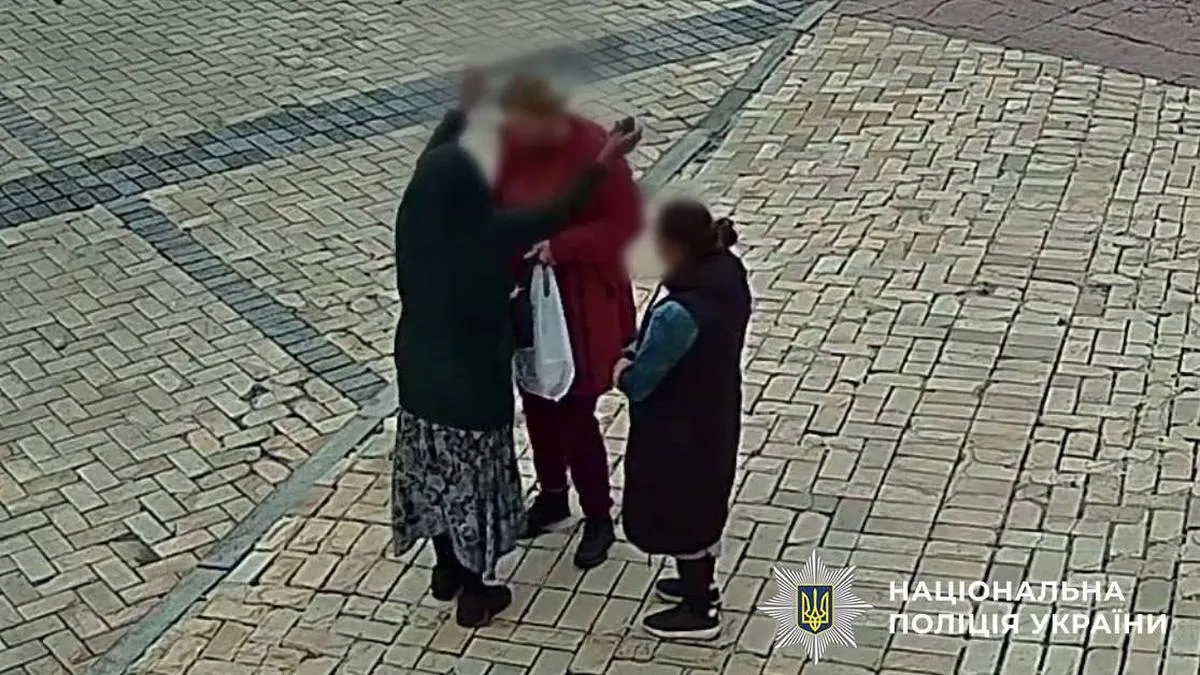 У Києві затримали «цілительку», яка пограбувала двох перехожих у центрі міста: поліція повідомила деталі