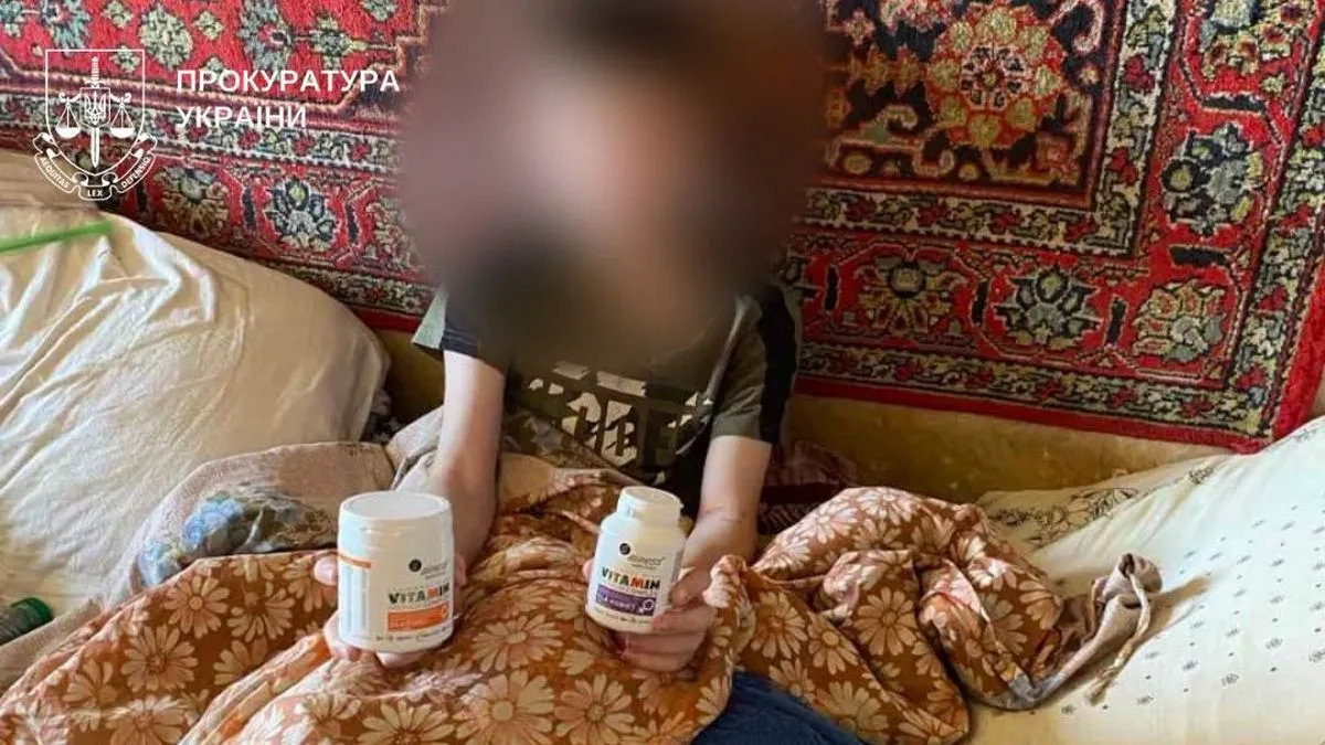 Киянка залишила 14-річного сина у тяжкому стані без їжі, води та зв’язку: жінці оголошено про підозру