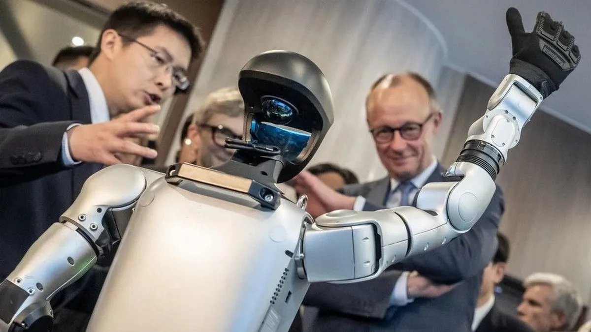 Танці роботів для канцлера Німеччини Фрідріха Мерца: відео незвичного перфомансу в Китаї