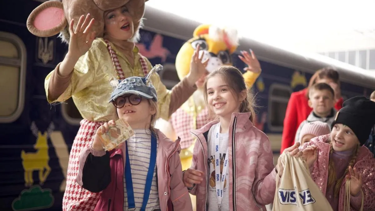 Укрзалізниця запускає нові дитячі вагони: як вони виглядають та на яких маршрутах курсуватимуть