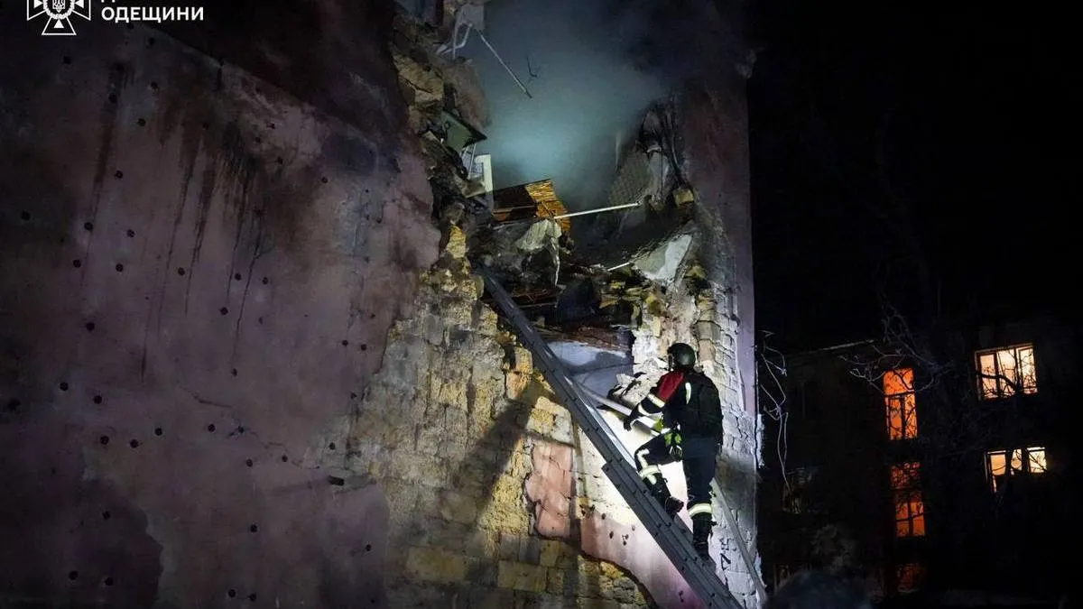 Росіяни атакували житлові будинки Одеси: відома кількість загиблих і постраждалих