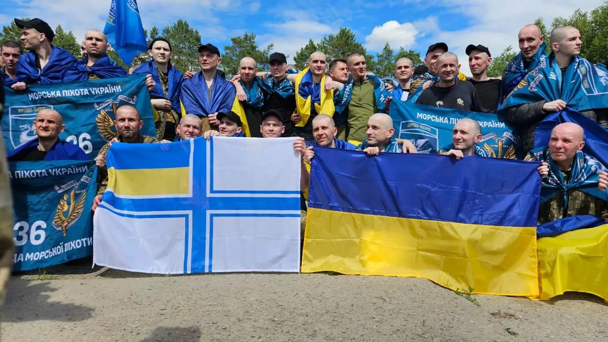 Оборонці Маріуполя та офіцери: Україна повернула з полону захисників усіх напрямків фронту