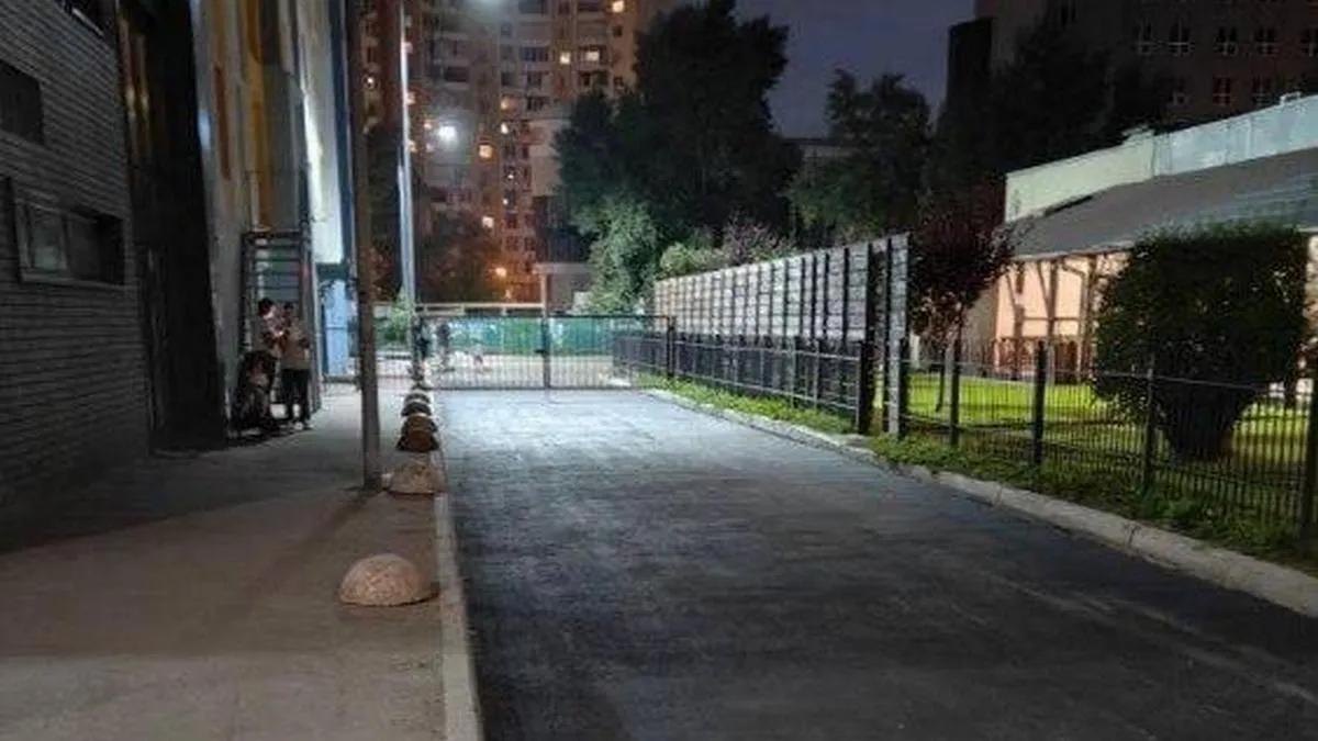 Люди не витримали: кияни власним коштом відремонтували дорогу після багаторічних звернень до РДА