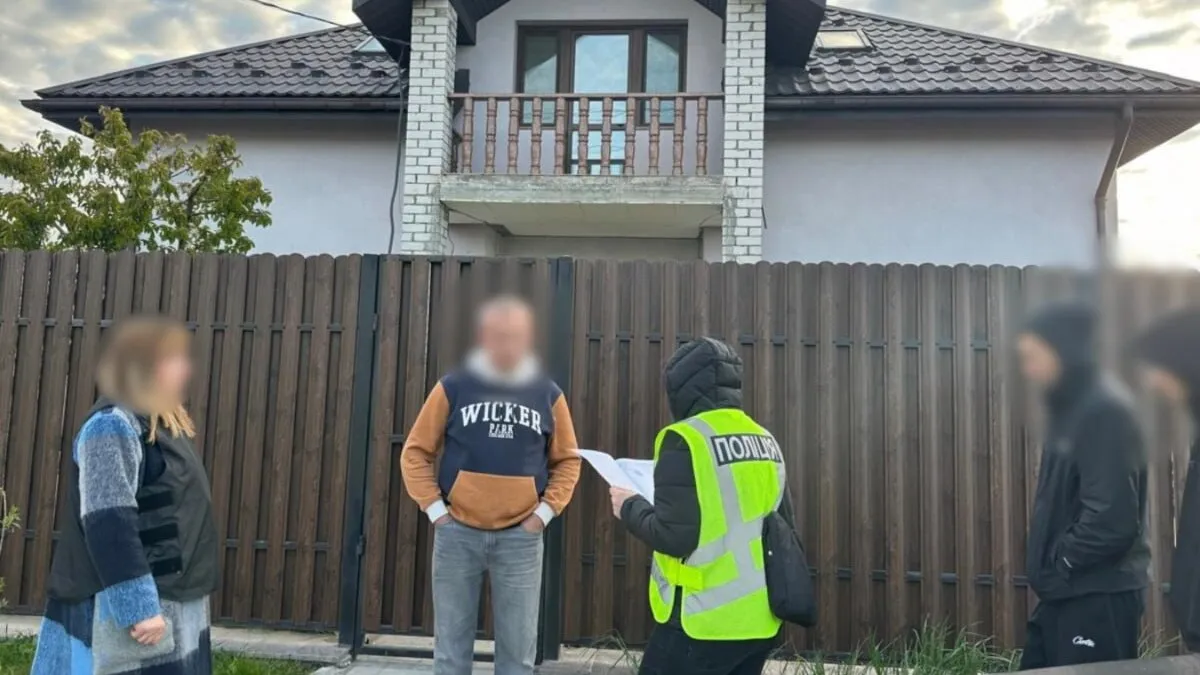Мільйонні статки та дорогі авто: поліція розкрила масштабні корупційні схеми у посадових осіб ТЦК