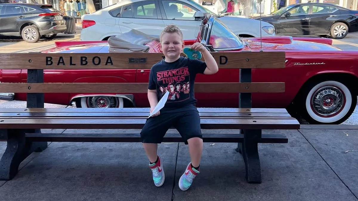 Дитяча дружба зі свинею розчулила інтернет: хлопчик зібрав гроші, щоб врятувати Дейва