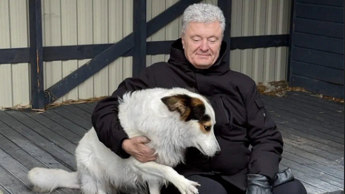 «Згадую наше перше знайомство»: Петро Порошенко замилував мережу світлинами з вірним псом Херсоном